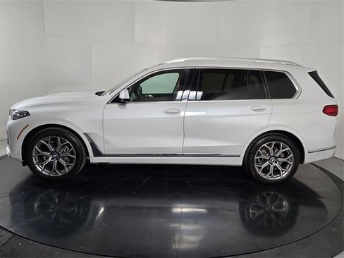 Used 2022 BMW X7 xDrive40i w/ Premium Package image 3