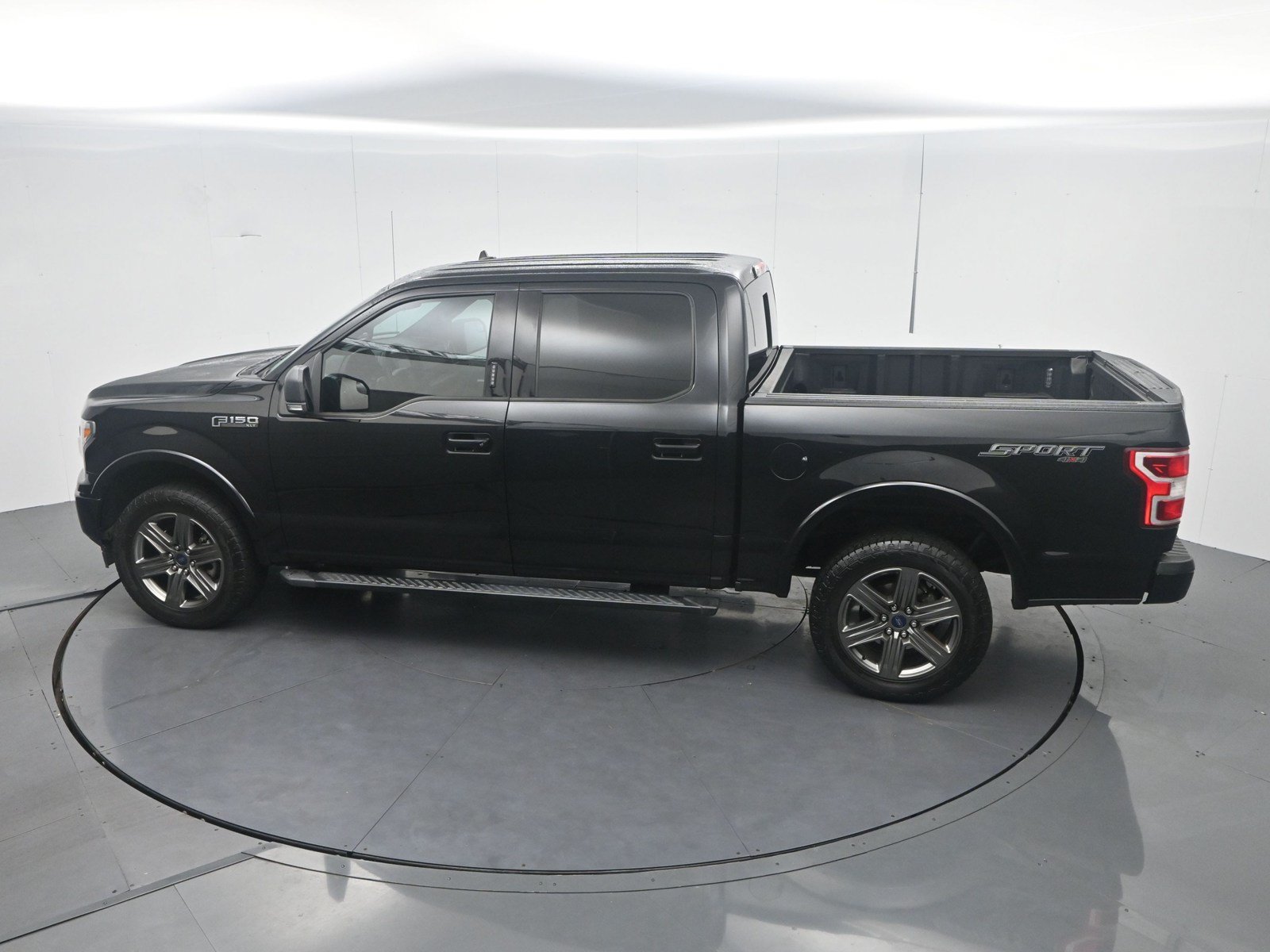 Used 2020 Ford F150 XLT w/ Equipment Group 302A Luxury AWD/4WD image 30