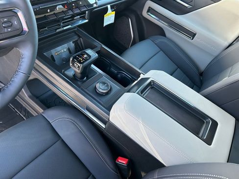 New 2026 GMC Hummer EV 4x4 Crew Cab w/ LPO, Dark Essentials Package image 20