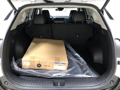 New 2026 Kia Sportage SX image 8