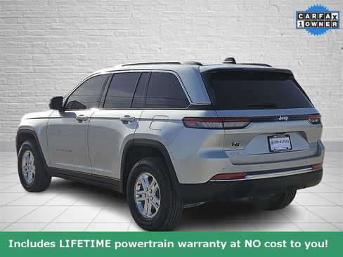 Used 2025 Jeep Grand Cherokee Laredo image 3