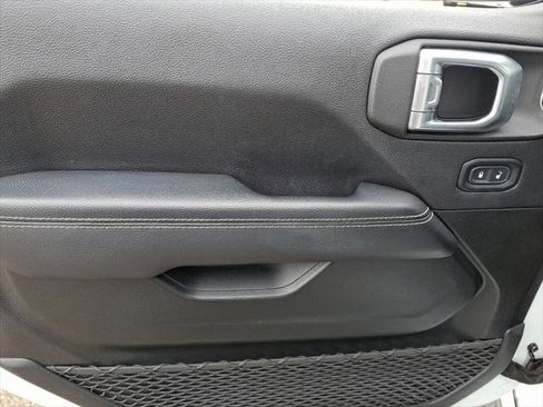 Certified 2022 Jeep Wrangler Unlimited Sahara w/ LED Lighting Group image 23