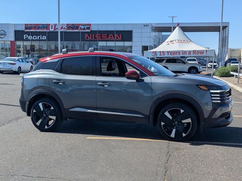 Used 2025 Nissan Kicks SR FWD image 8