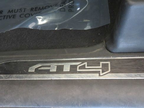 Used 2021 GMC Sierra 1500 AT4 w/ AT4 Value Package AWD/4WD image 17