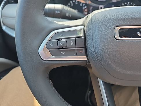 Used 2025 Jeep Compass Limited AWD/4WD image 13