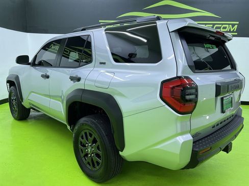 Used 2026 Toyota 4Runner SR5 AWD/4WD image 7