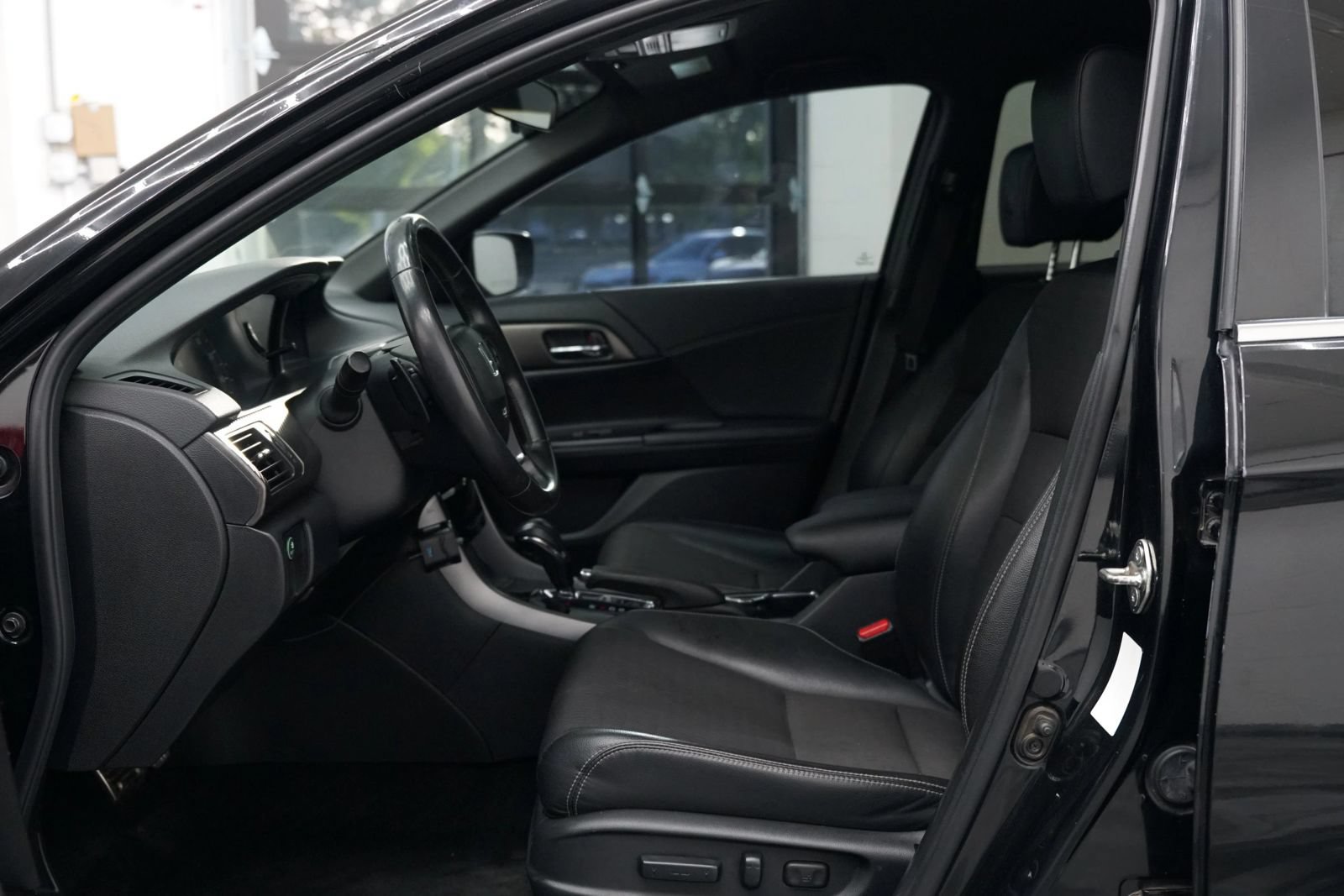 Used 2017 Honda Accord Sport image 17