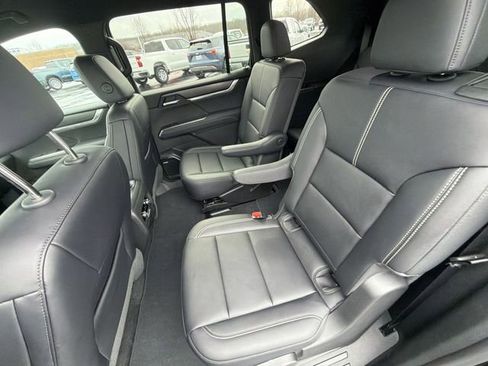 Used 2025 GMC Acadia Elevation w/ Elevation Premium Package image 25