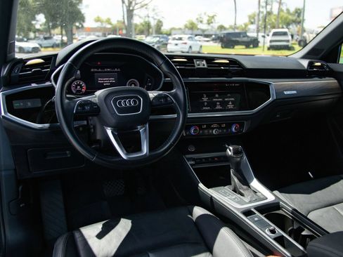 Used 2020 Audi Q3 2.0T Premium Plus w/ Premium Plus Package AWD/4WD image 18