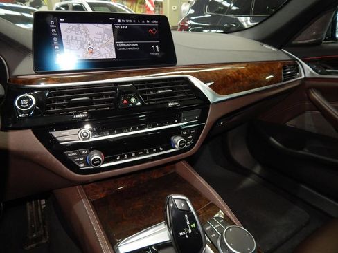 Used 2020 BMW 540i xDrive w/ M Sport Package image 20