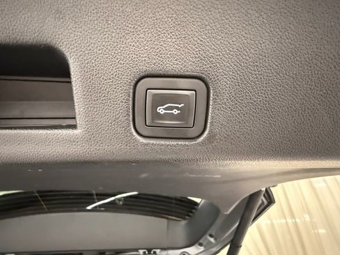 Certified 2025 Buick Enclave Sport Touring image 18