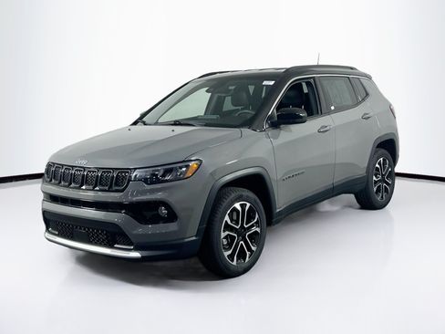 Used 2023 Jeep Compass Limited AWD/4WD image 1