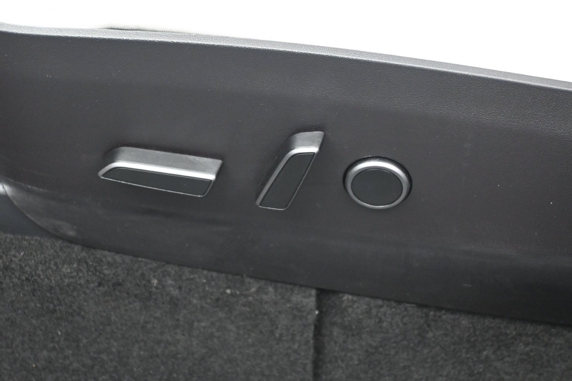 Used 2022 Tesla Model Y Performance AWD/4WD image 21