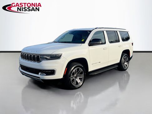 Used 2024 Jeep Wagoneer Series II w/ Flexible Seating Group image 3