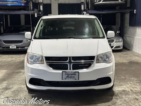 Used 2014 Dodge Grand Caravan SXT w/ Rear Park Assist Package image 3