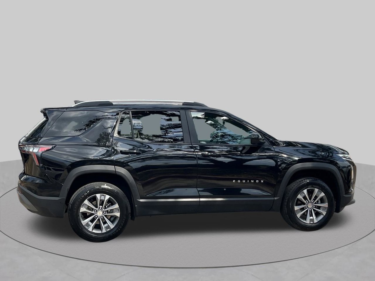 Used 2025 Chevrolet Equinox LT w/ Convenience Package II FWD image 6