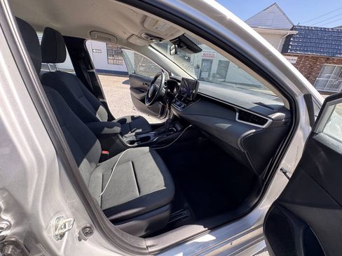Used 2023 Toyota Corolla LE FWD image 38