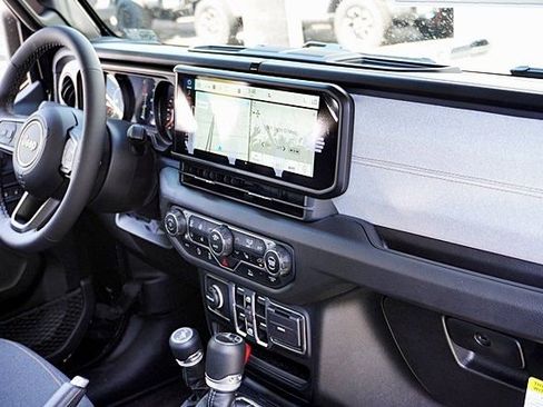 New 2025 Jeep Gladiator Sport S image 14