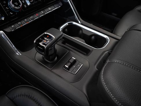 New 2025 GMC Sierra 1500 Denali w/ Denali Reserve Package image 25