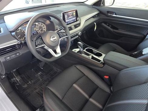 New 2025 Nissan Altima 2.5 SR w/ SR Premium Package image 10