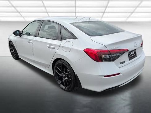 Used 2024 Honda Civic Sport image 2