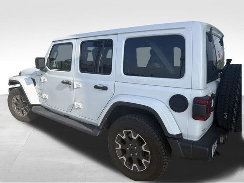 Used 2024 Jeep Wrangler Unlimited Sahara w/ Dual Top Group AWD/4WD image 32