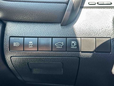 Used 2021 Toyota Camry LE FWD image 31