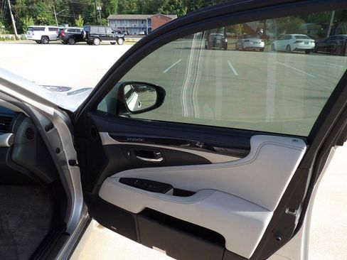 Used 2014 Lexus LS 460 w/ Comfort Package RWD image 70