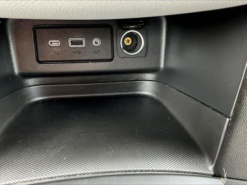 Used 2023 Chevrolet Equinox LT w/ Driver Convenience Package image 15