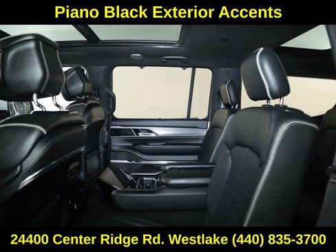 Used 2022 Jeep Grand Wagoneer Series II image 16