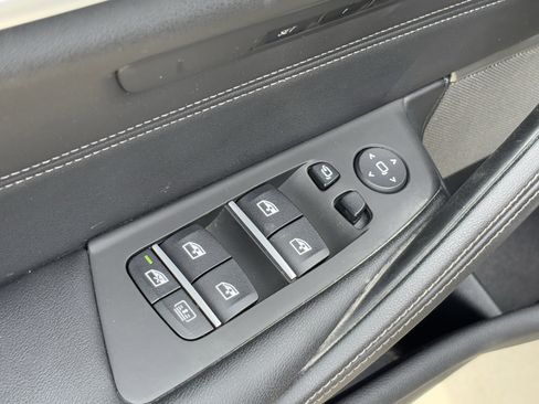 Certified 2023 BMW M550i xDrive w/ Executive Package AWD/4WD image 15