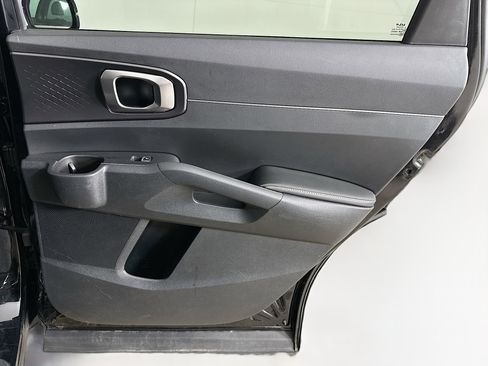 Used 2024 Kia Sorento S image 31