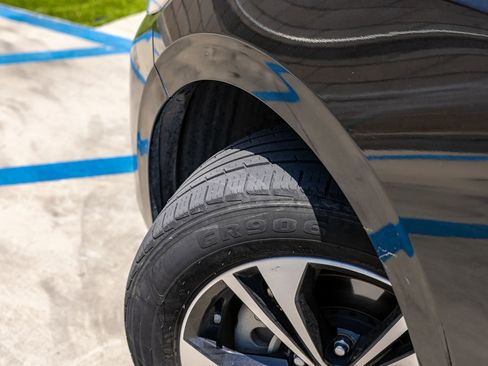 Used 2023 Nissan Sentra SV FWD image 33