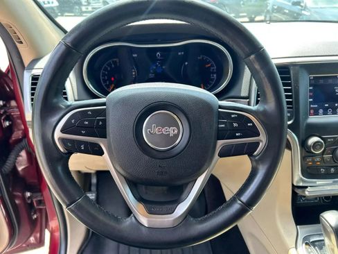 Used 2018 Jeep Grand Cherokee Laredo image 17