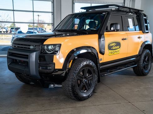 Used 2022 Land Rover Defender 110 X-Dynamic SE image 11