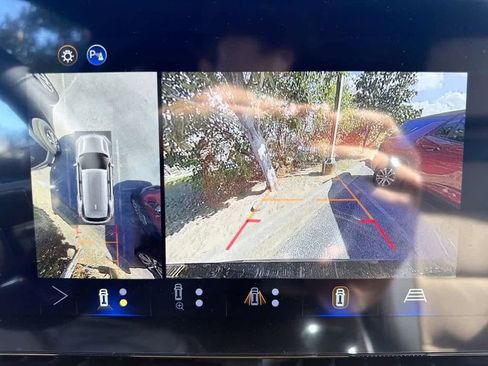 New 2026 Chevrolet Equinox ACTIV w/ Convenience Package III FWD image 21