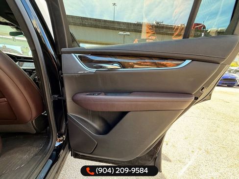 Used 2020 Cadillac XT6 Premium Luxury image 24