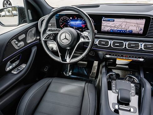 New 2026 Mercedes-Benz GLS 580 4MATIC image 14