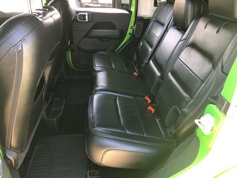 Used 2019 Jeep Wrangler Unlimited Sahara AWD/4WD image 23