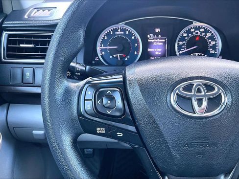 Used 2016 Toyota Camry LE FWD image 23