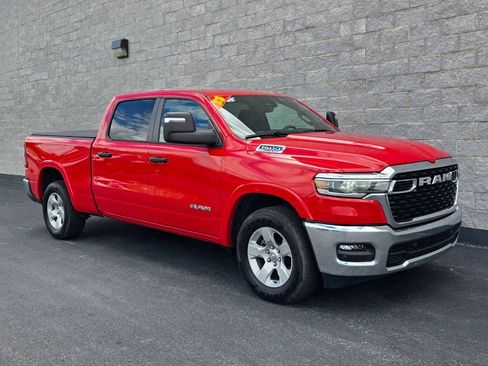 Used 2025 RAM 1500 Big Horn AWD/4WD image 7