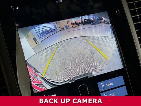 Used 2020 Volvo XC90 T6 Momentum image 10