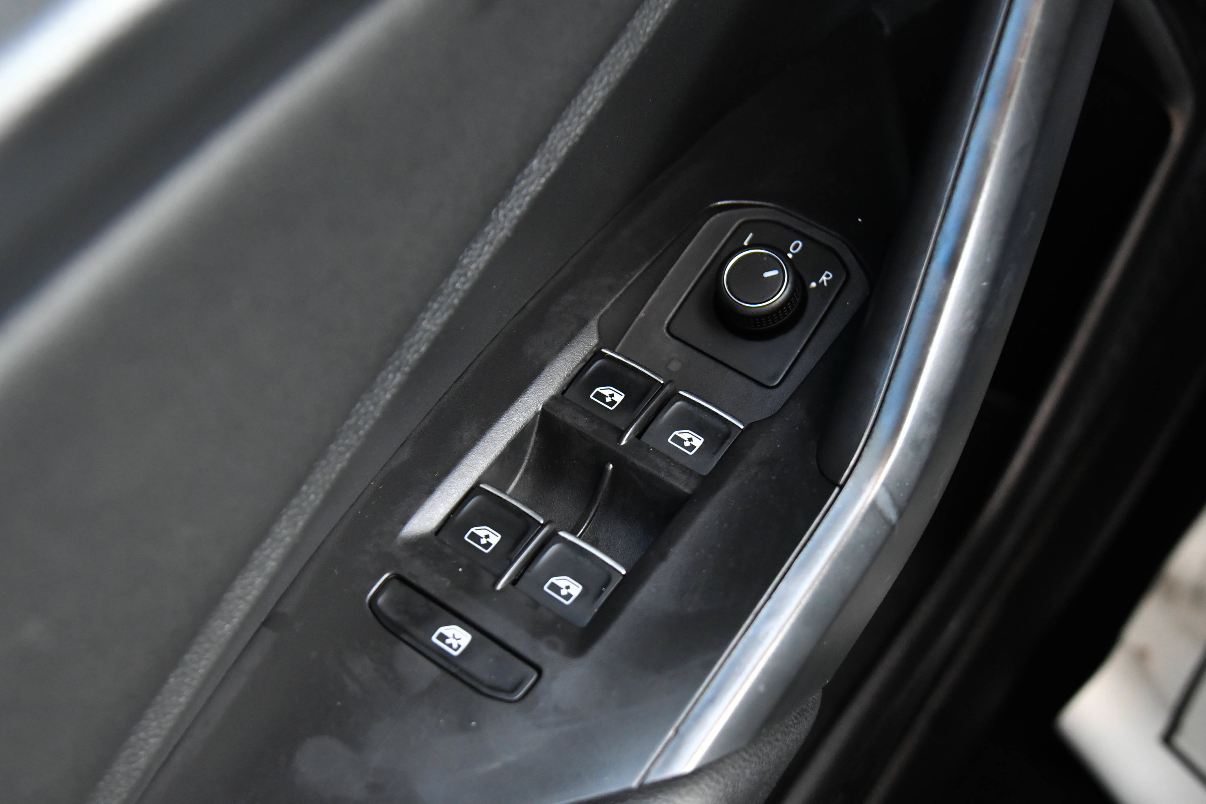 Used 2021 Volkswagen Jetta SE FWD image 27