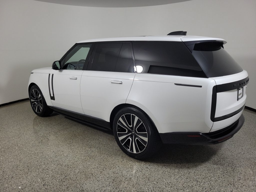 Used 2023 Land Rover Range Rover SE AWD/4WD image 3