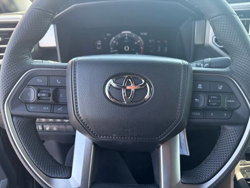 Used 2026 Toyota Tundra Limited AWD/4WD image 12