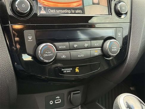 Used 2020 Nissan Rogue Sport SL w/ Premium Package image 17