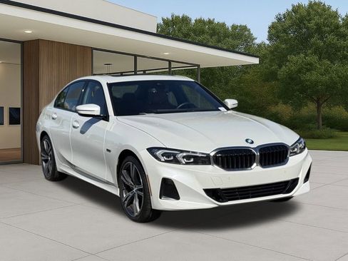 Certified 2023 BMW 330e w/ Premium Package image 6