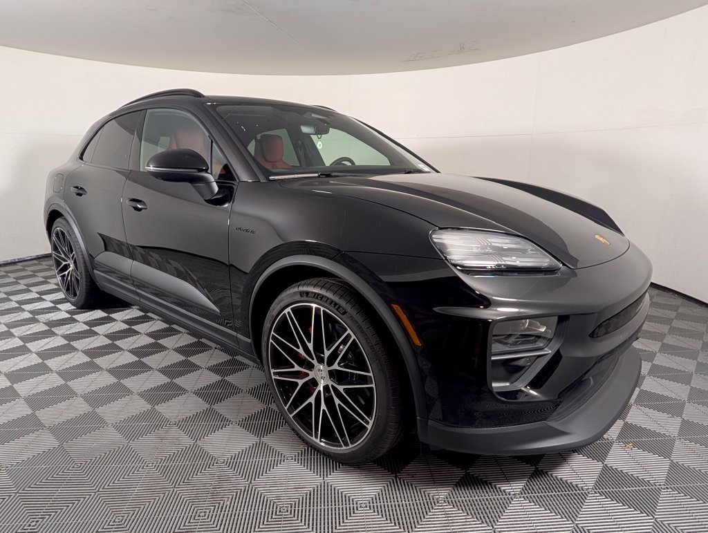 New 2026 Porsche Macan 4S Electric AWD/4WD image 8