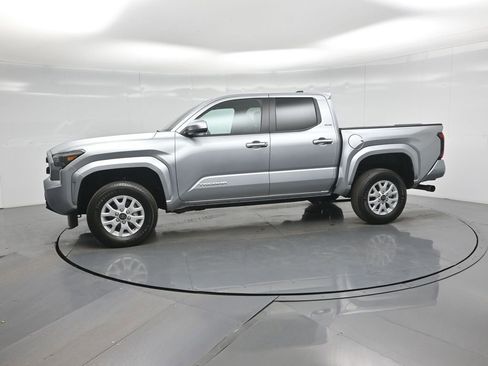 Used 2024 Toyota Tacoma SR5 image 29