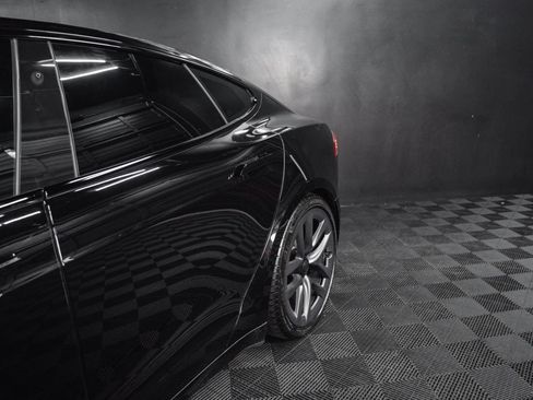Used 2021 Tesla Model S Plaid image 6